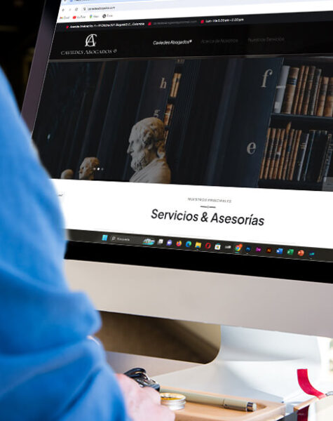 web-caviedesabogados
